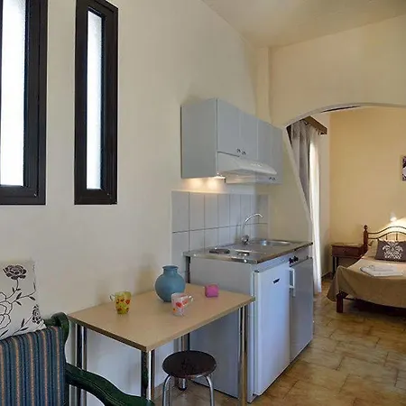 Iliana Hotel 2*