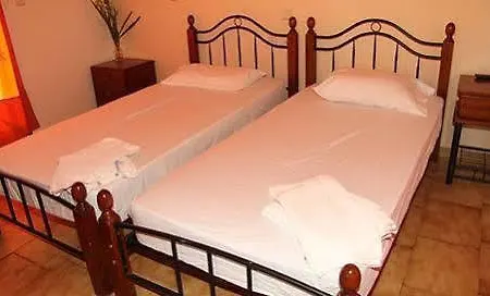 Hotel Iliana Platanés