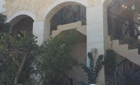 Iliana Hotel 2*
